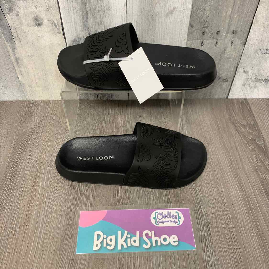 Size 5/6 Black B Brand Sandals