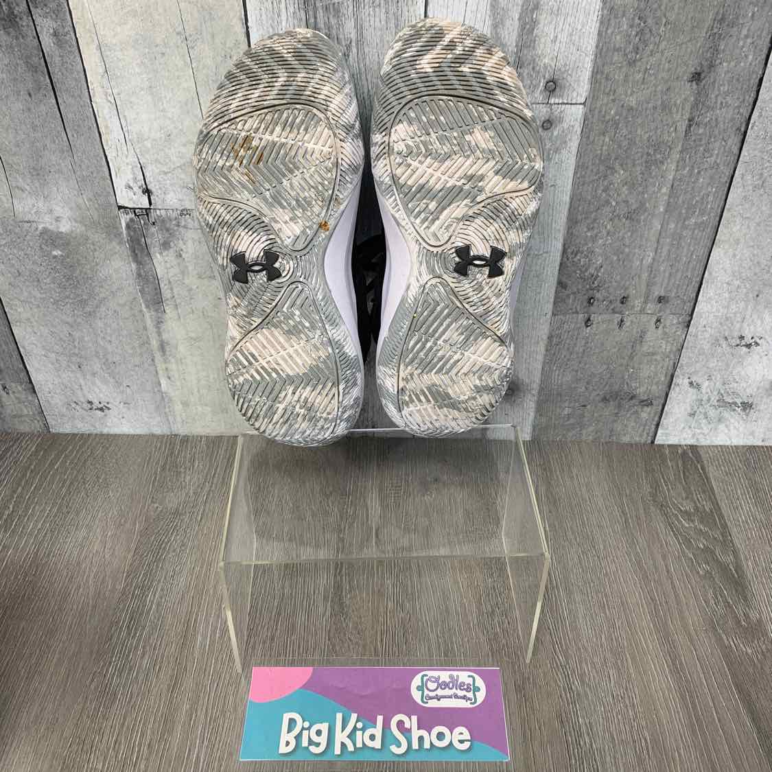 Size 3 Black/Gray Sport Brand Sneakers