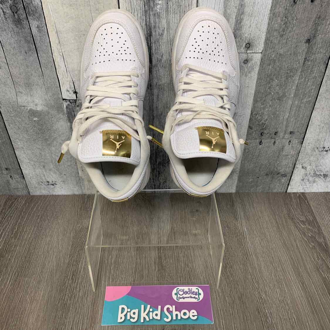 Size 6.5 White/Gold Sport Brand Sneakers