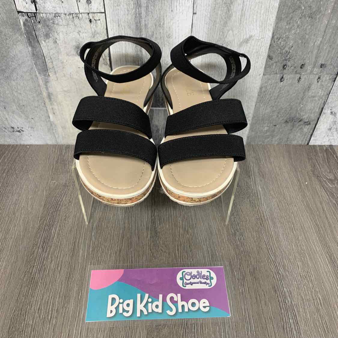 Size 1 Black/Tan Children's Place Sandals