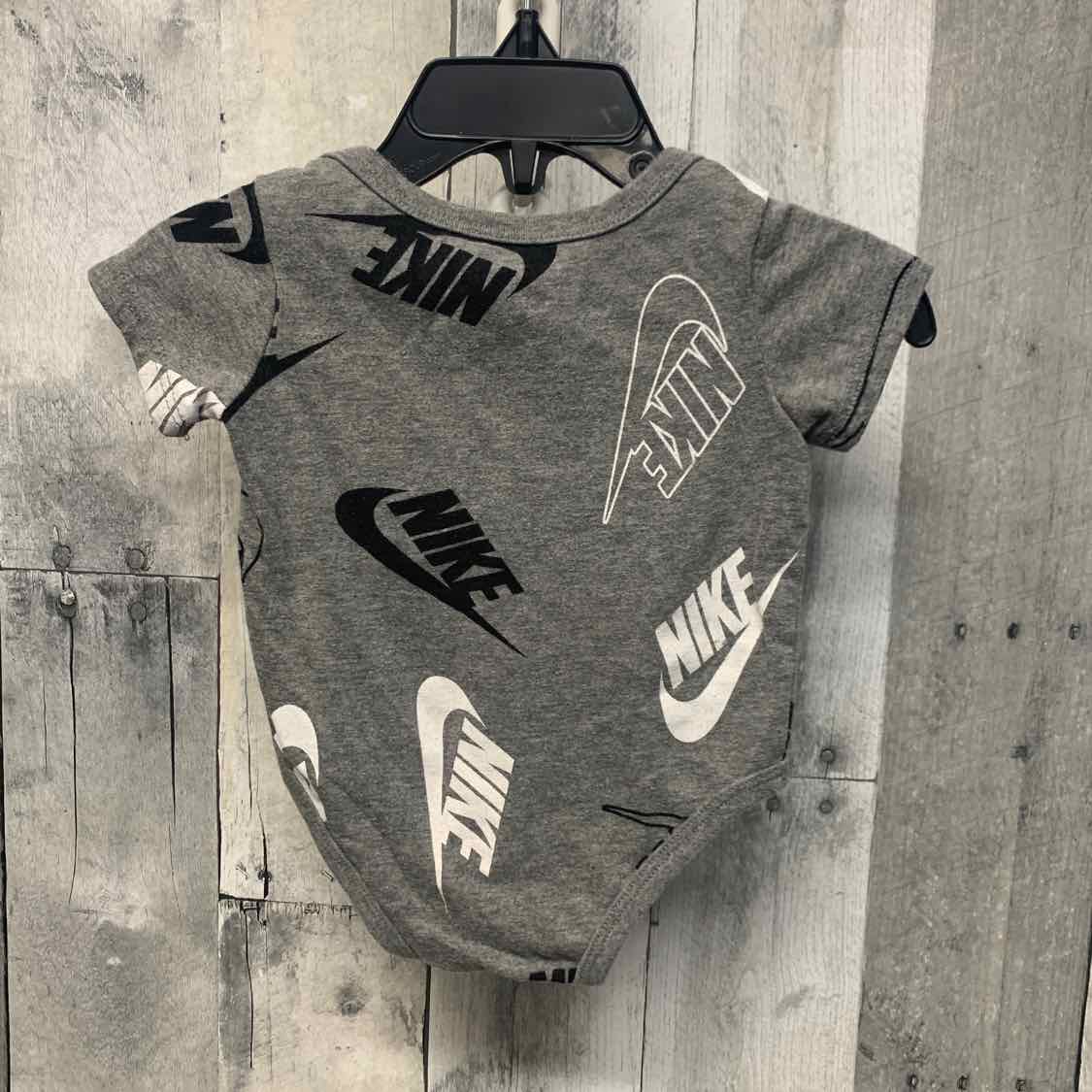 Size 3 Months Gray Print Sport Brand Bodysuit
