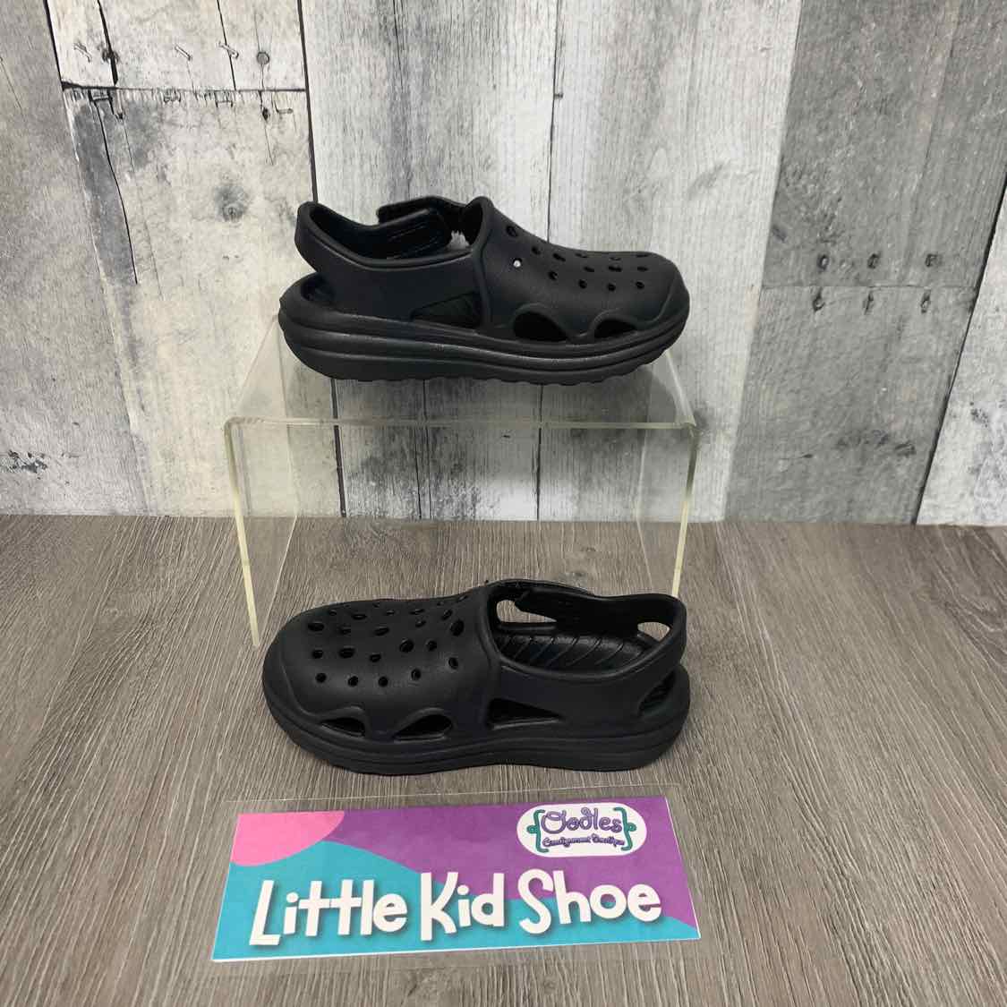 Size 7 Black Cat & Jack Water Shoes