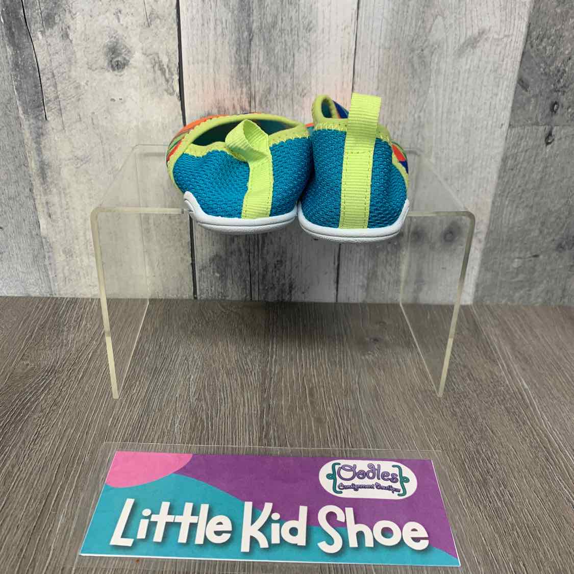 Size 5/6 Green/Orange Speedo Water Shoes
