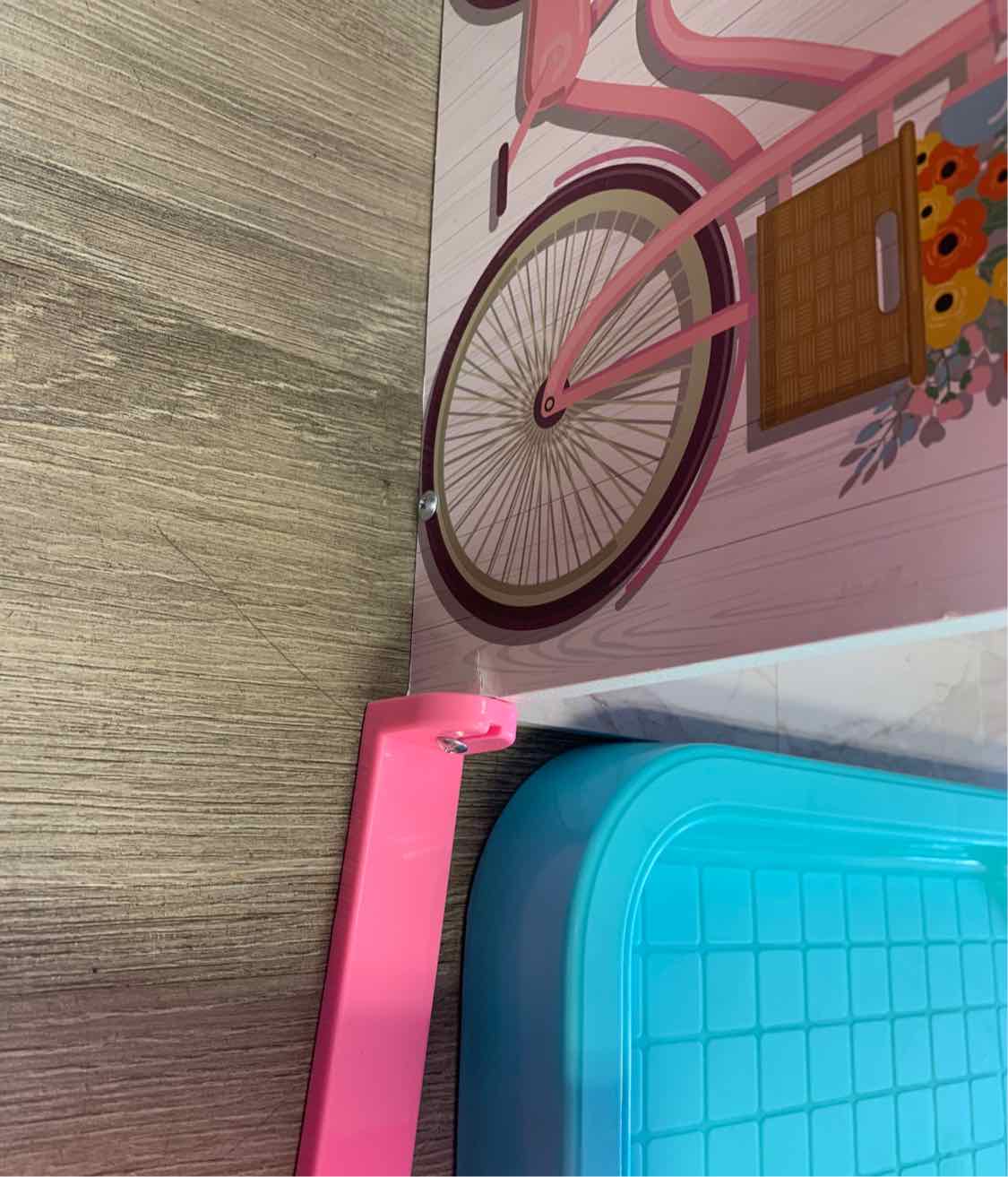 Generic Pink/White Dollhouse