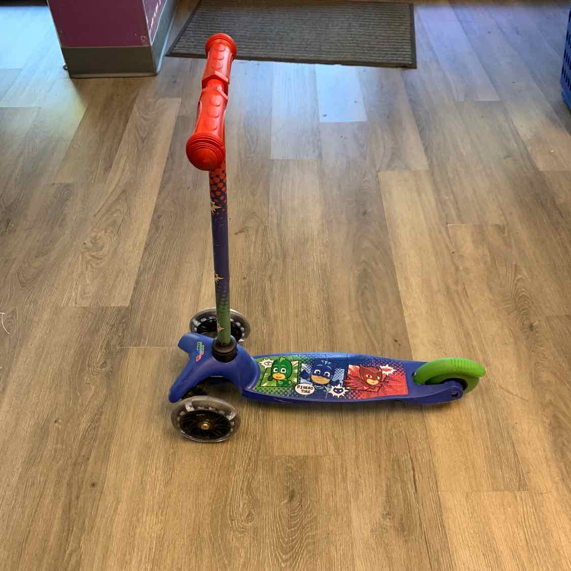 Generic Navy/Red Scooter