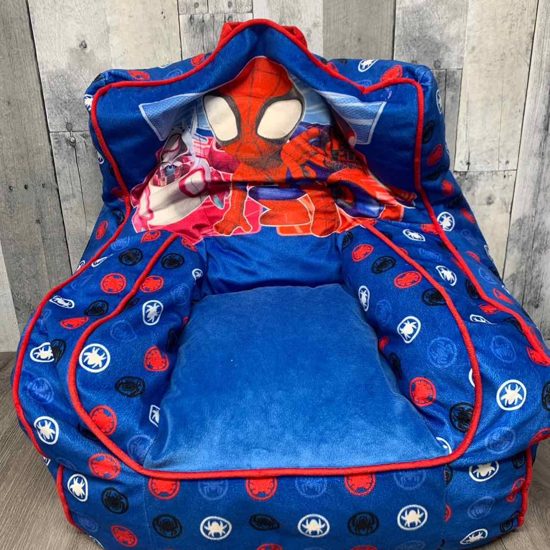 Marvel Red/Blue Chair