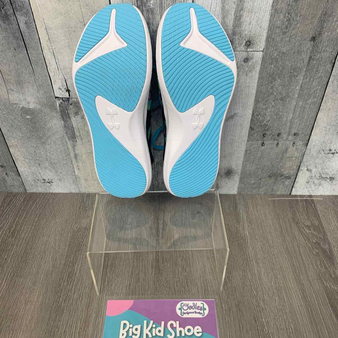 Size 5.5 Black/Blue Sport Brand Sneakers