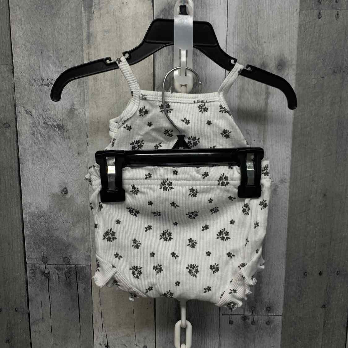 Size 0-3 Months White Print B Brand Shirt/Shorts