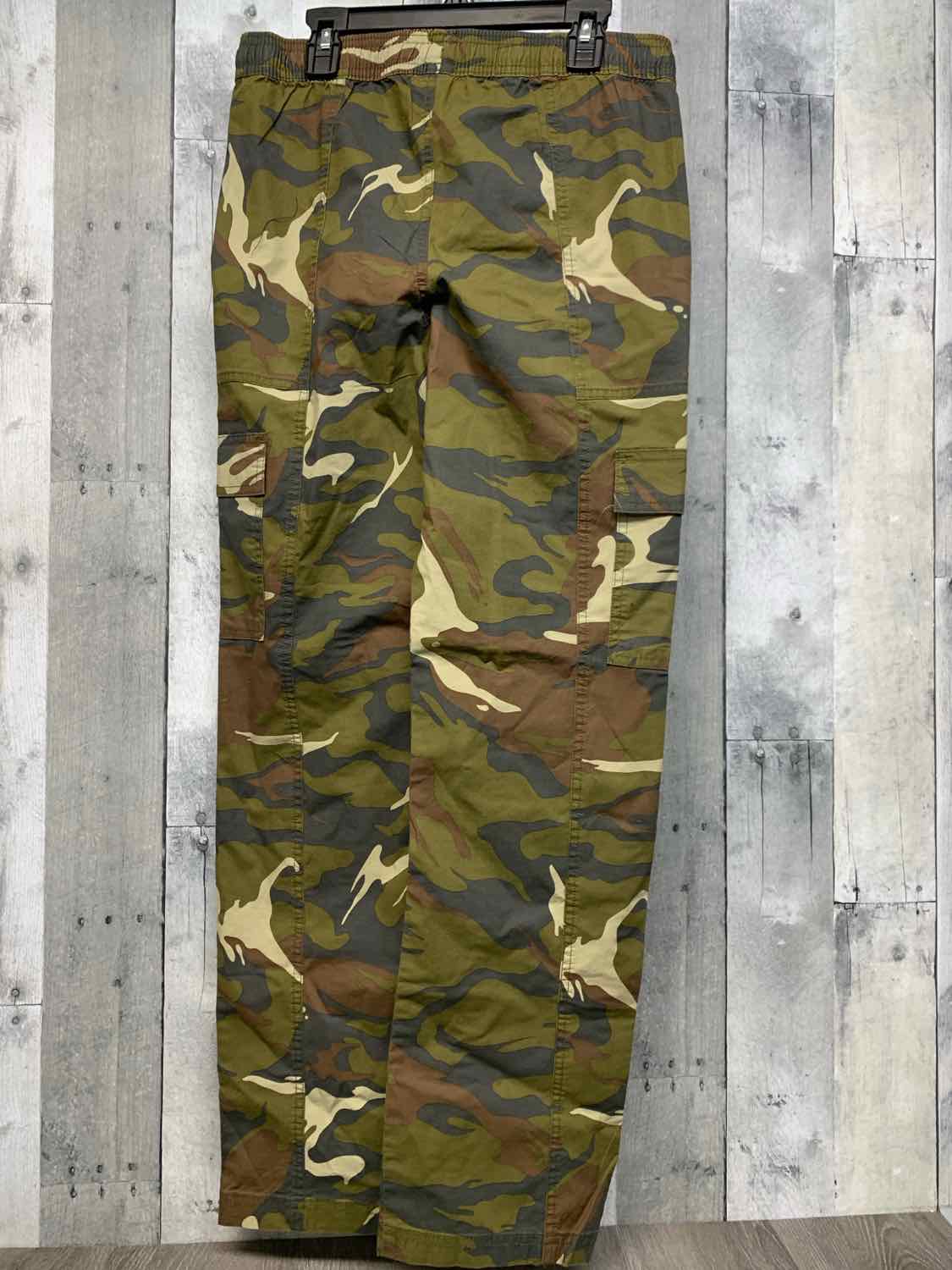 Size Large Green Camo Thereabouts Pants