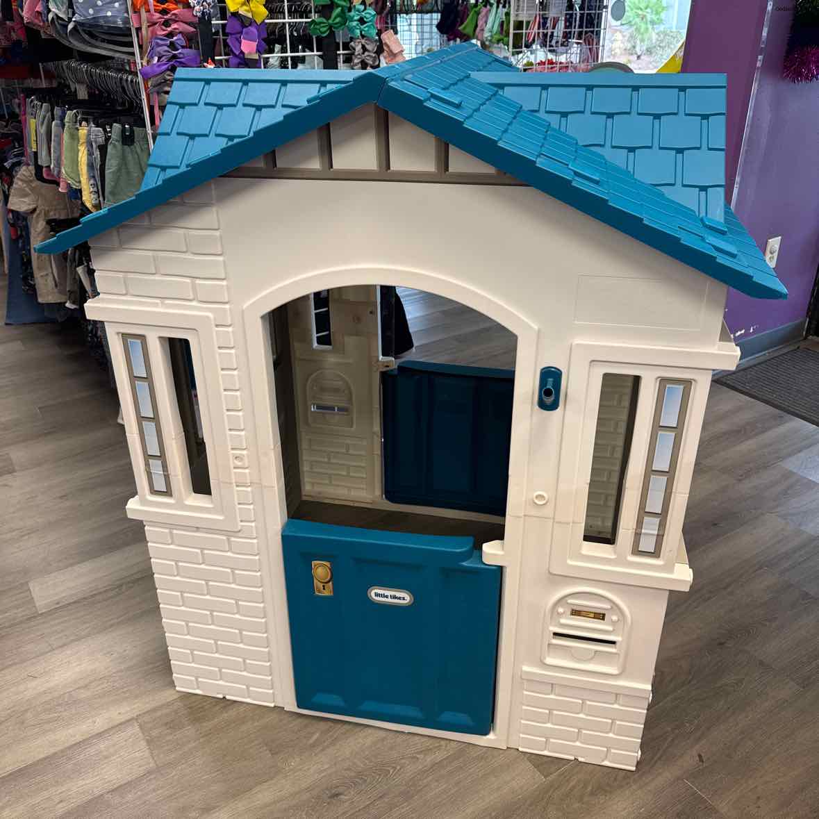 Little Tikes White/Green Playhouse