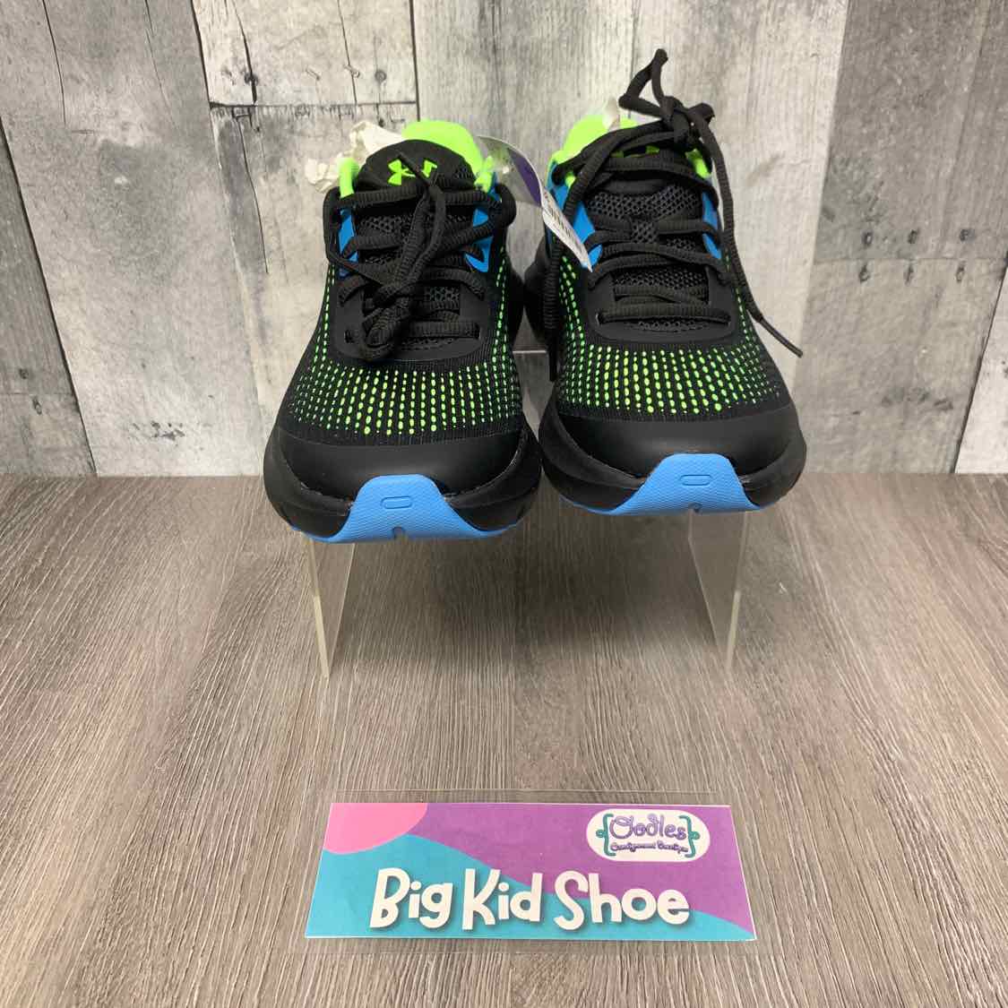 Size 3.5 Black/Green Sport Brand Sneakers