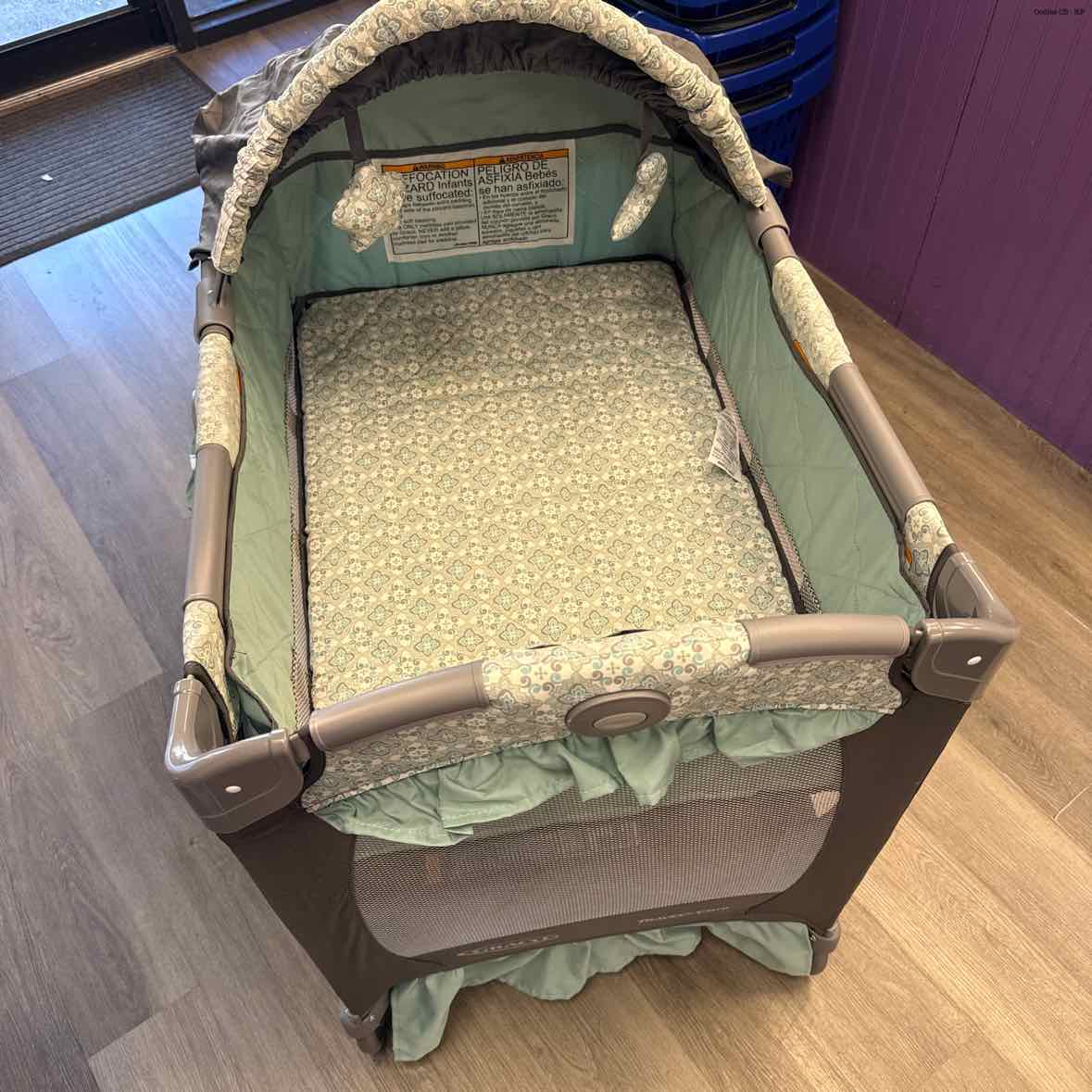 Graco Gray/Mint Pack N Play