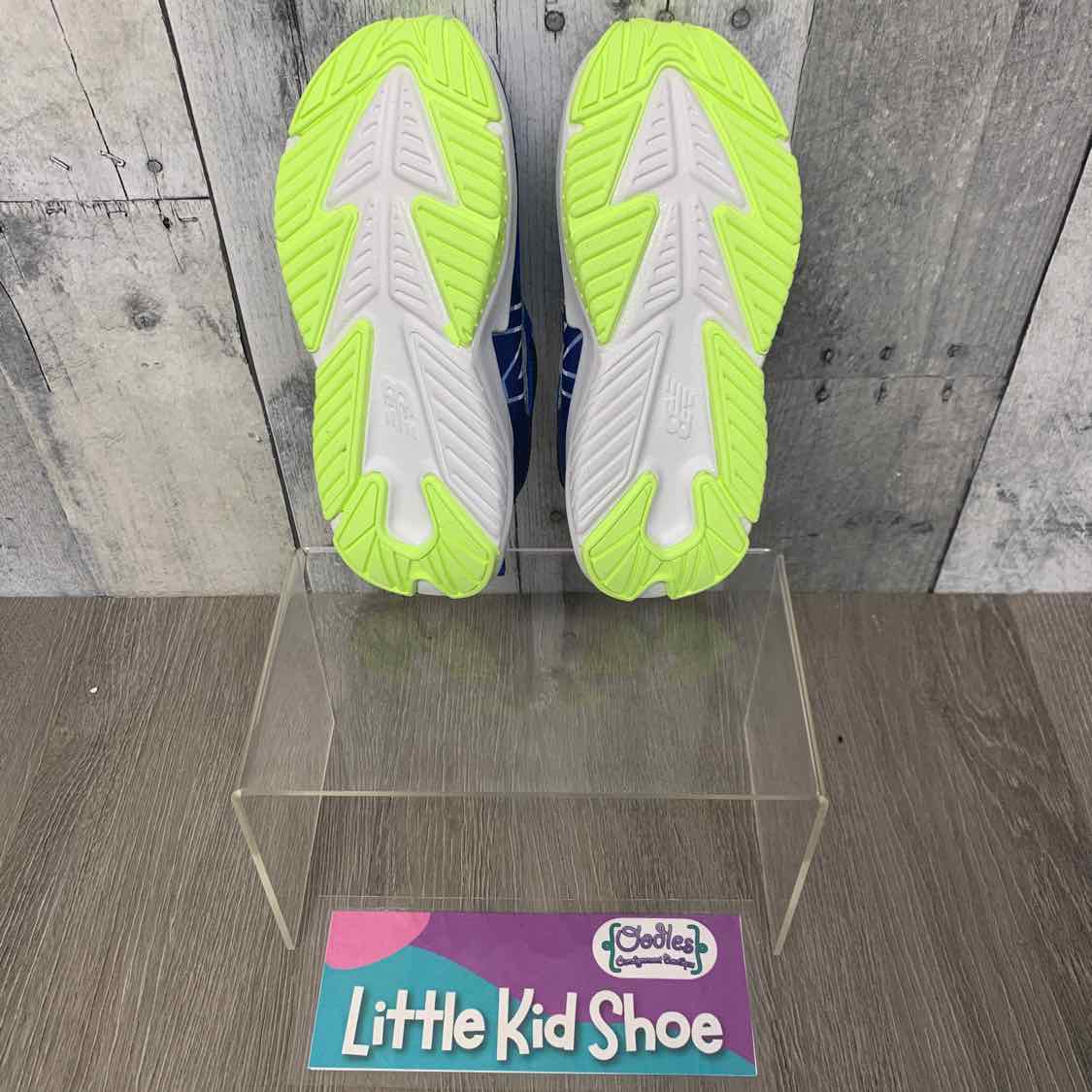 Size 9 Blue/Green New Balance Sneakers