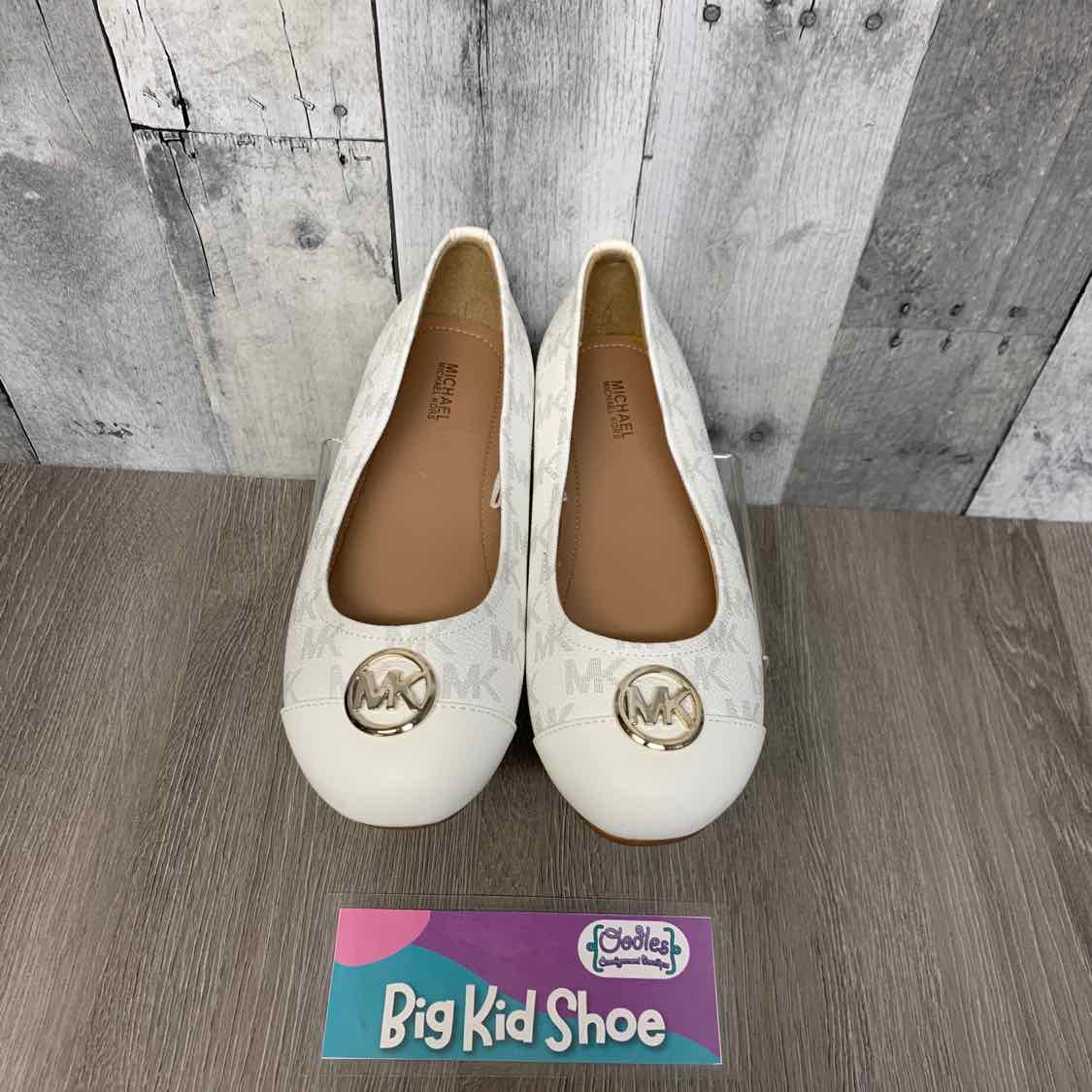 Size 5 White Print Michael Kors Dress Shoes