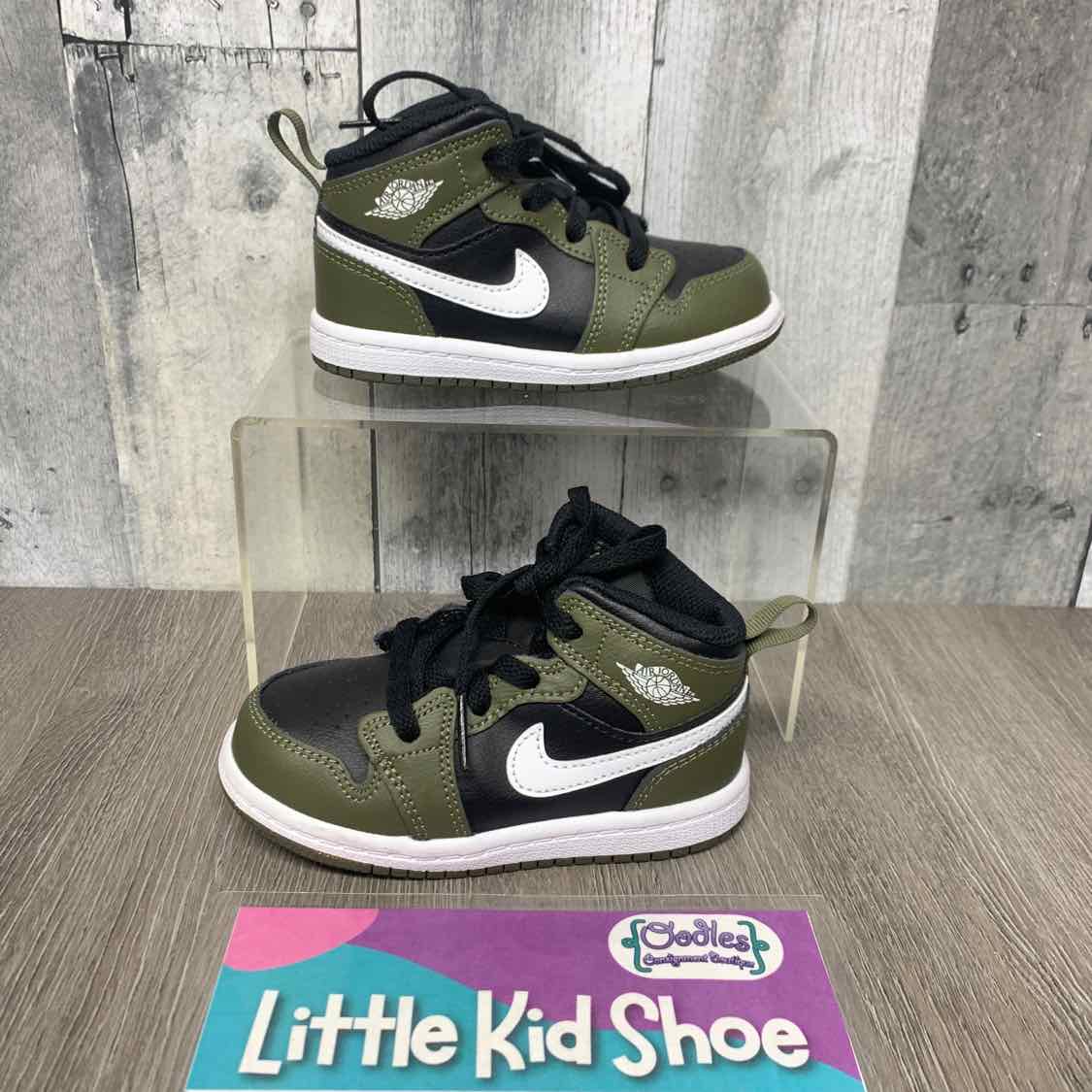 Size 7 Green/Black Sport Brand Sneakers