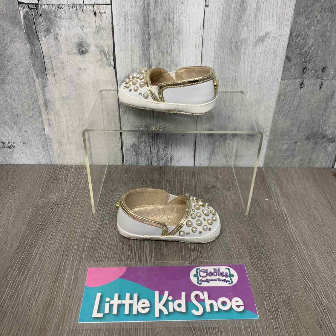 Size 2 White/Gold Michael Kors Slip On Shoes