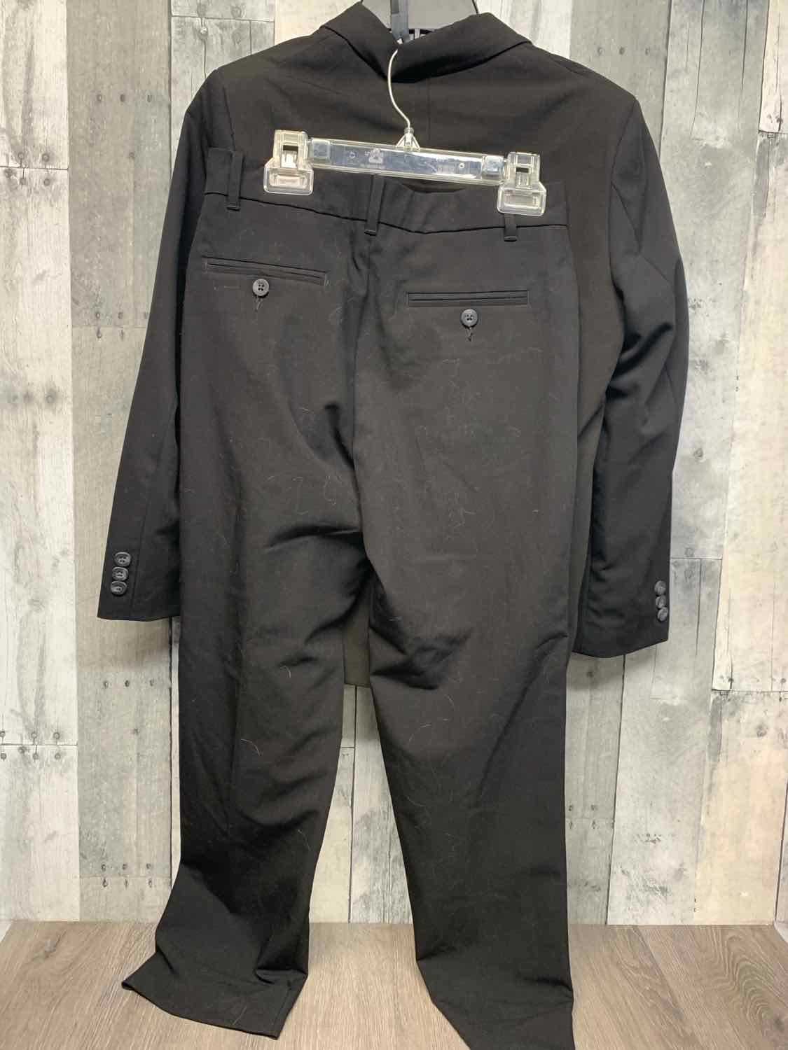 Size 10/12 Black/White Izod 2pc+ Suit