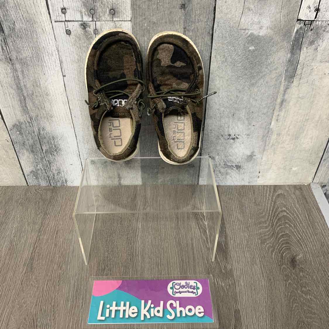 Size 8 Green Camo Hey Dude Loafers