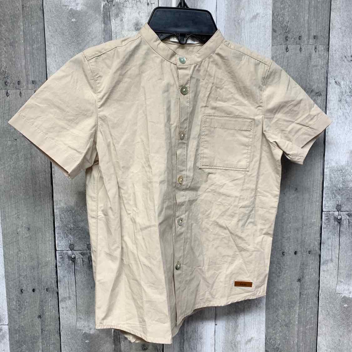 Size 6 Tan Mid Brand Button Up