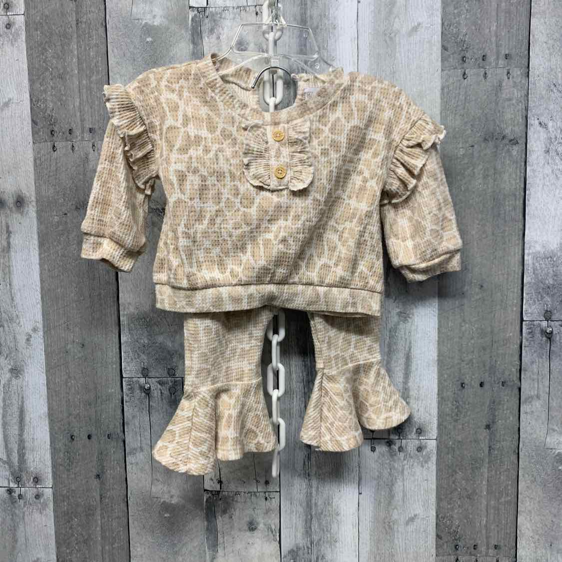 Size 3-6 Months Tan Animal Print Mid Brand Shirt/Pants