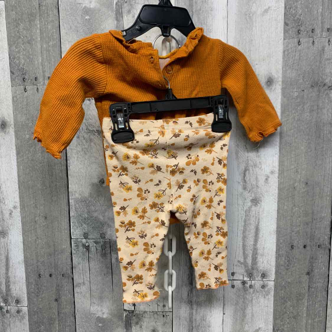 Size 12 Months Yellow Floral Print Daisy Fuentes Shirt/Leggings
