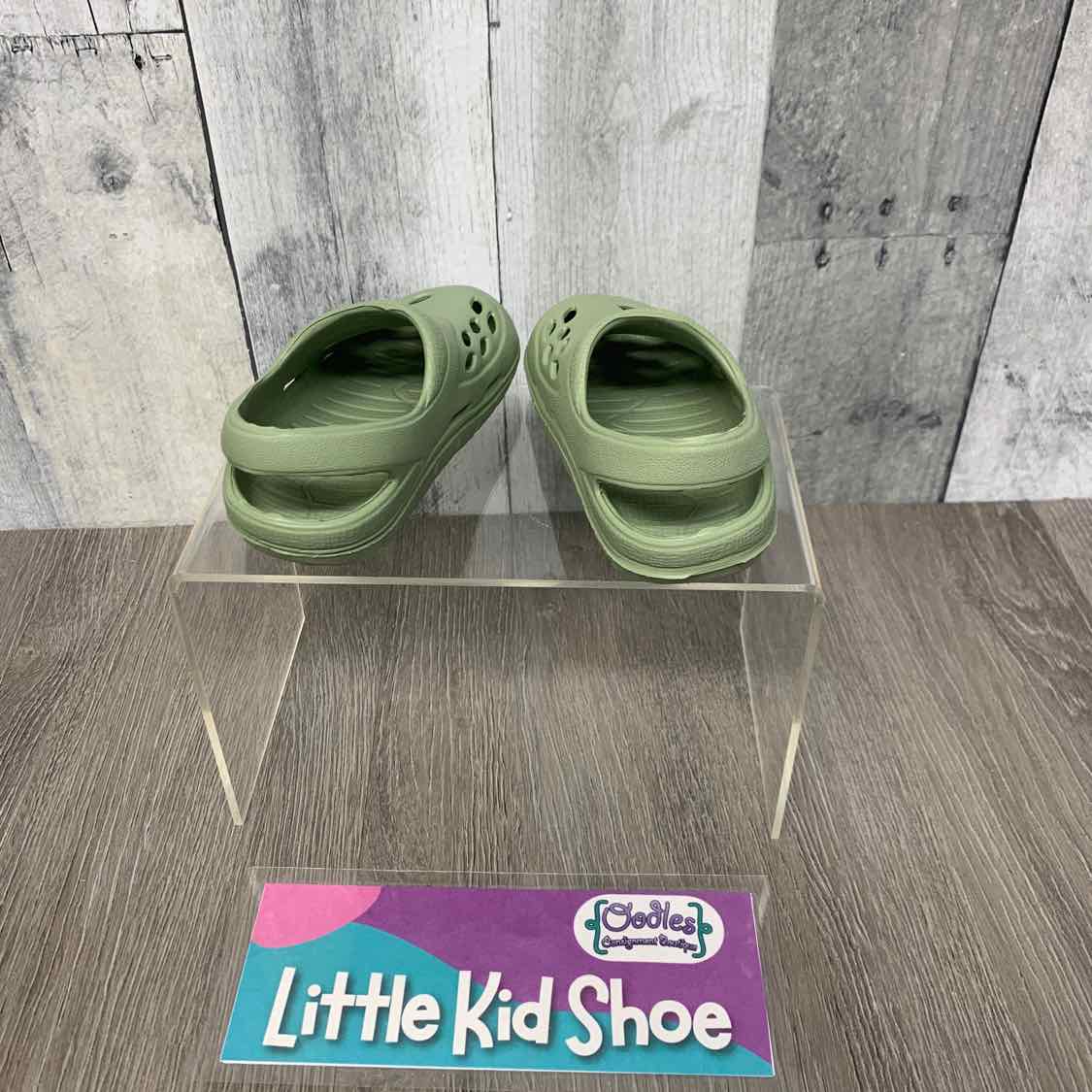 Size 4 Green Mid Brand Water Shoes