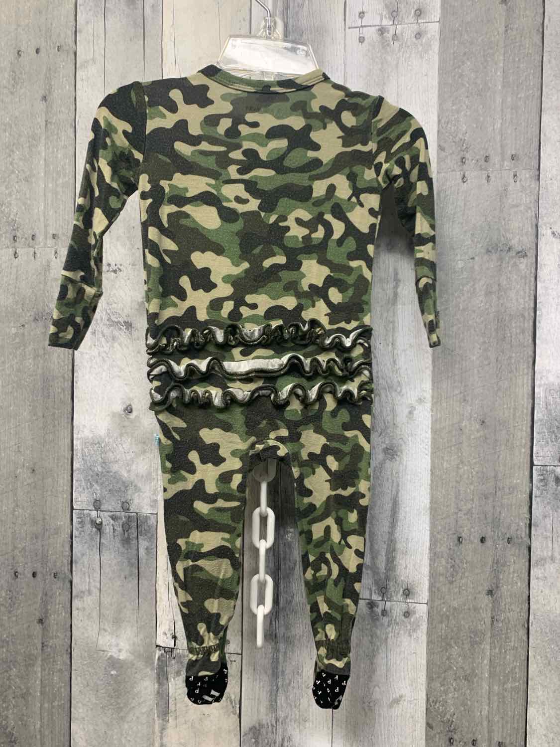 Size 6-9 Months Green Camo Posh Peanut Footy PJs