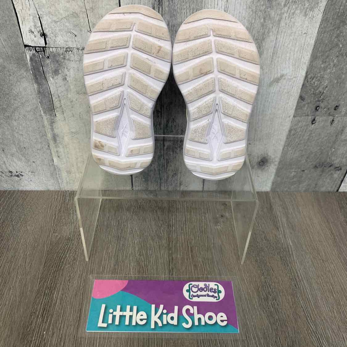 Size 6 Gray/Pink Reebok Sneakers