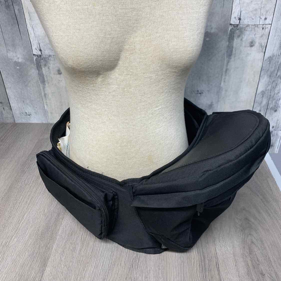 MomCozy Black Infant Carrier