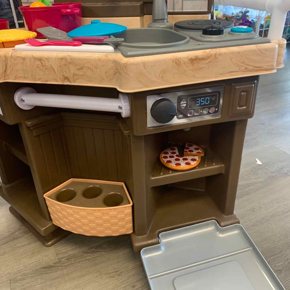 Little Tikes Brown/Red Kitchen Set