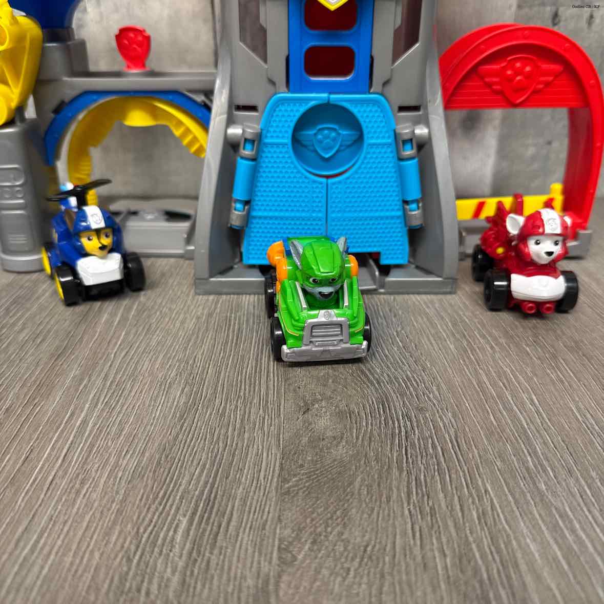 Paw Patrol Red/Blue Misc Playset
