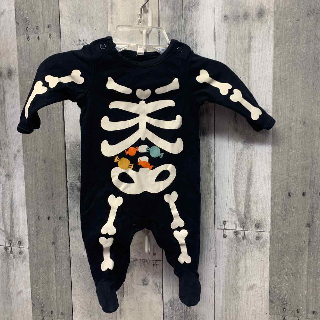 Size Newborn Black/White Just One You Footy PJs