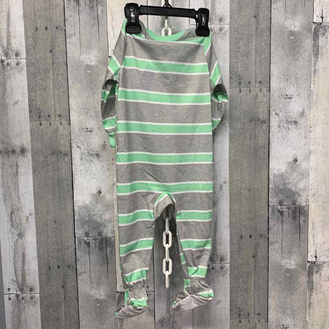 Size 12 Months Gray/Green Just One You Footy PJs