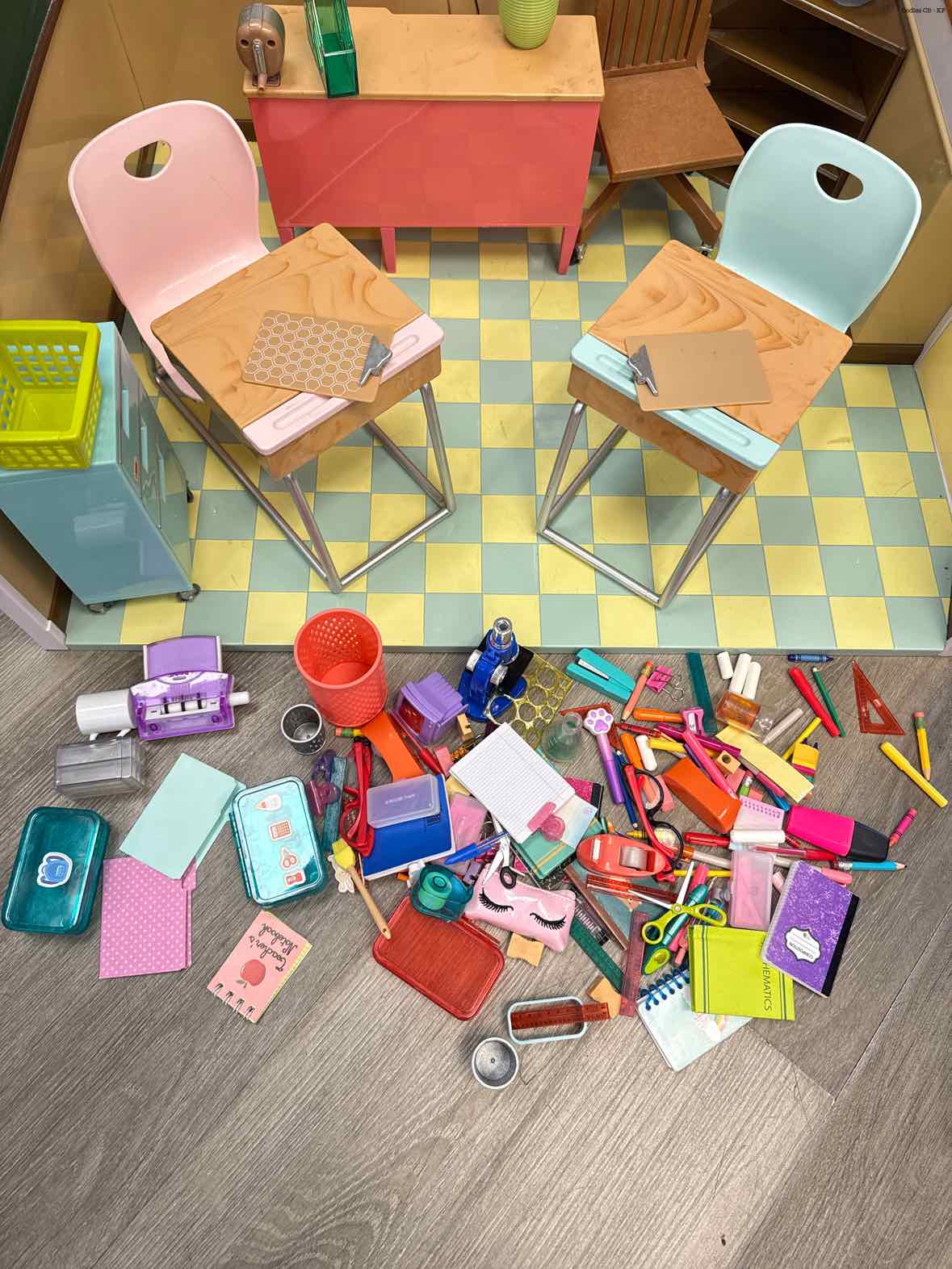 Our Generation Green/Red Doll Playset