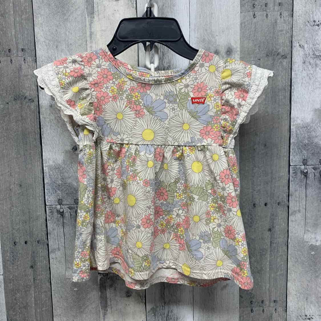 Size 5 White/Pink Levi T Shirt