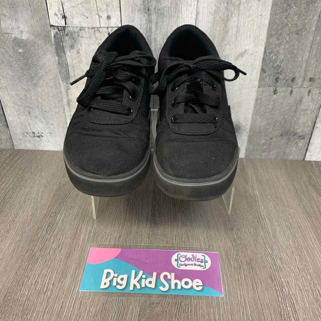 Size 5 Black Heelys Skate Shoes