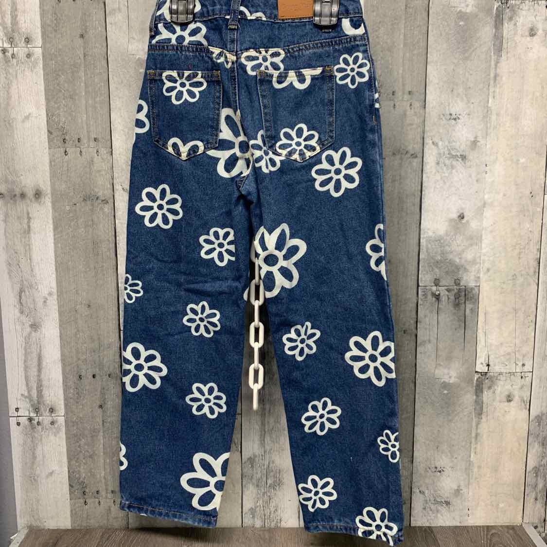 Size 8 Denim/White B Brand Jeans
