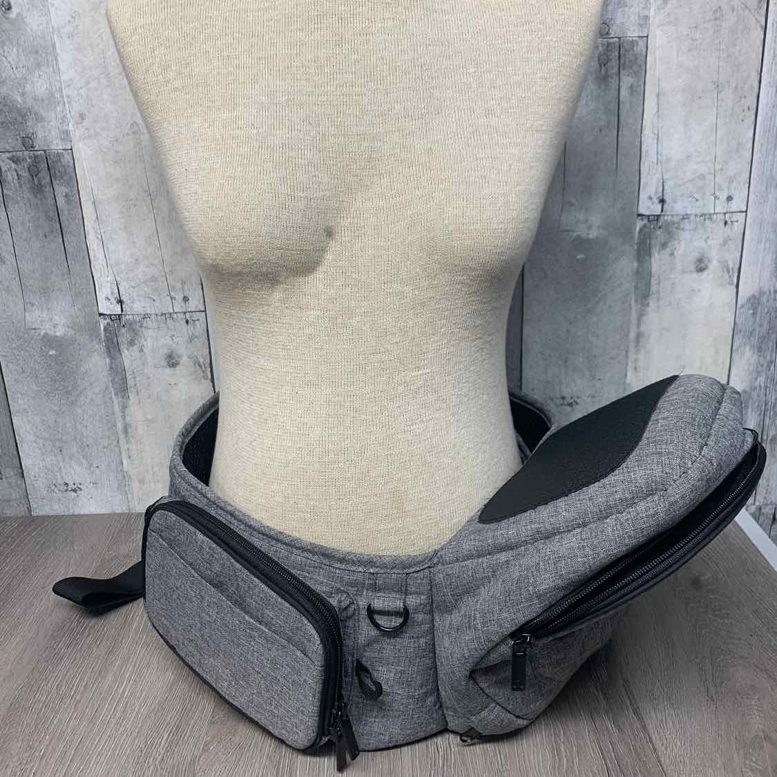 TushBaby Gray/Black Infant Carrier