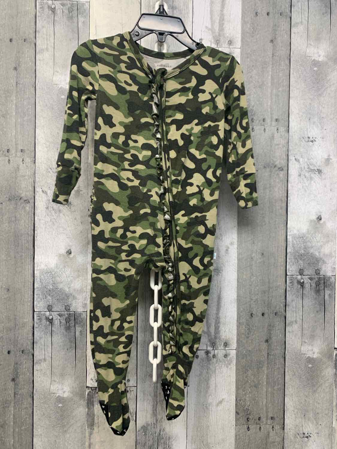 Size 12-18 Months Green Camo Posh Peanut Footy PJs