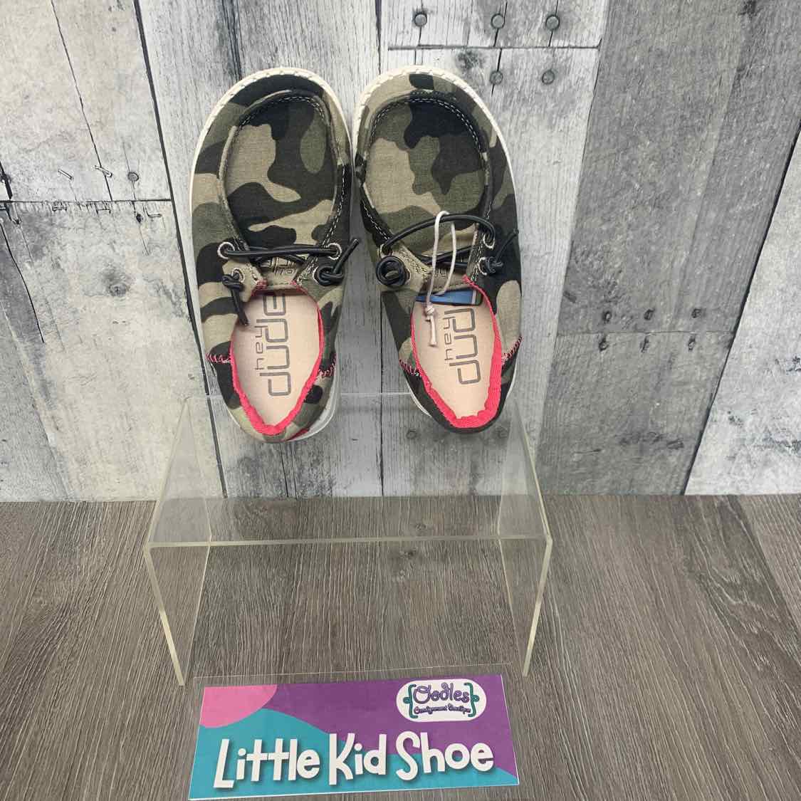 Size 8 Green Camo Hey Dude Loafers