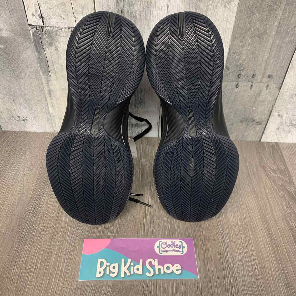 Size 7.5 Black/Gray Sport Brand Sneakers