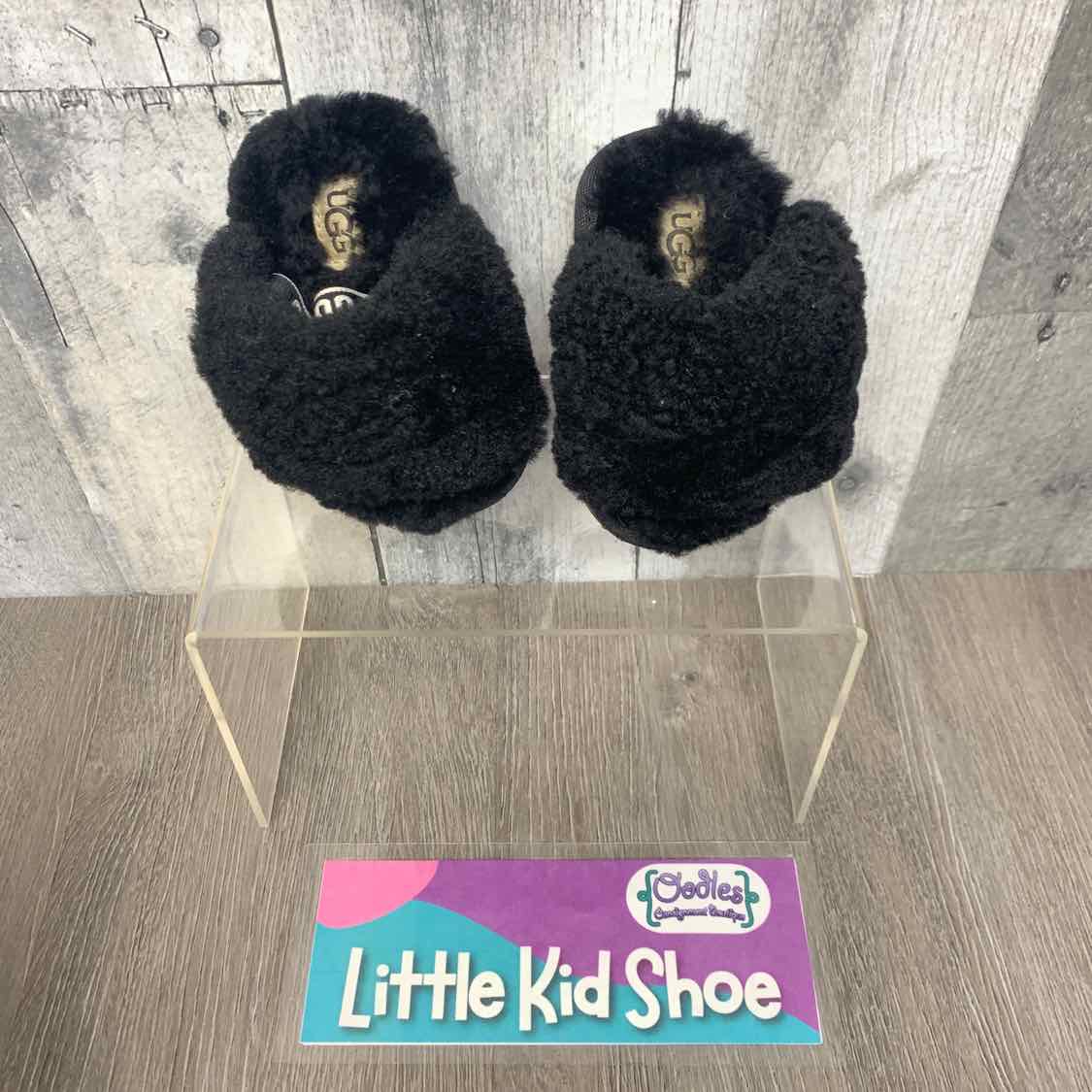 Size 2/3 Black UGG Sandals