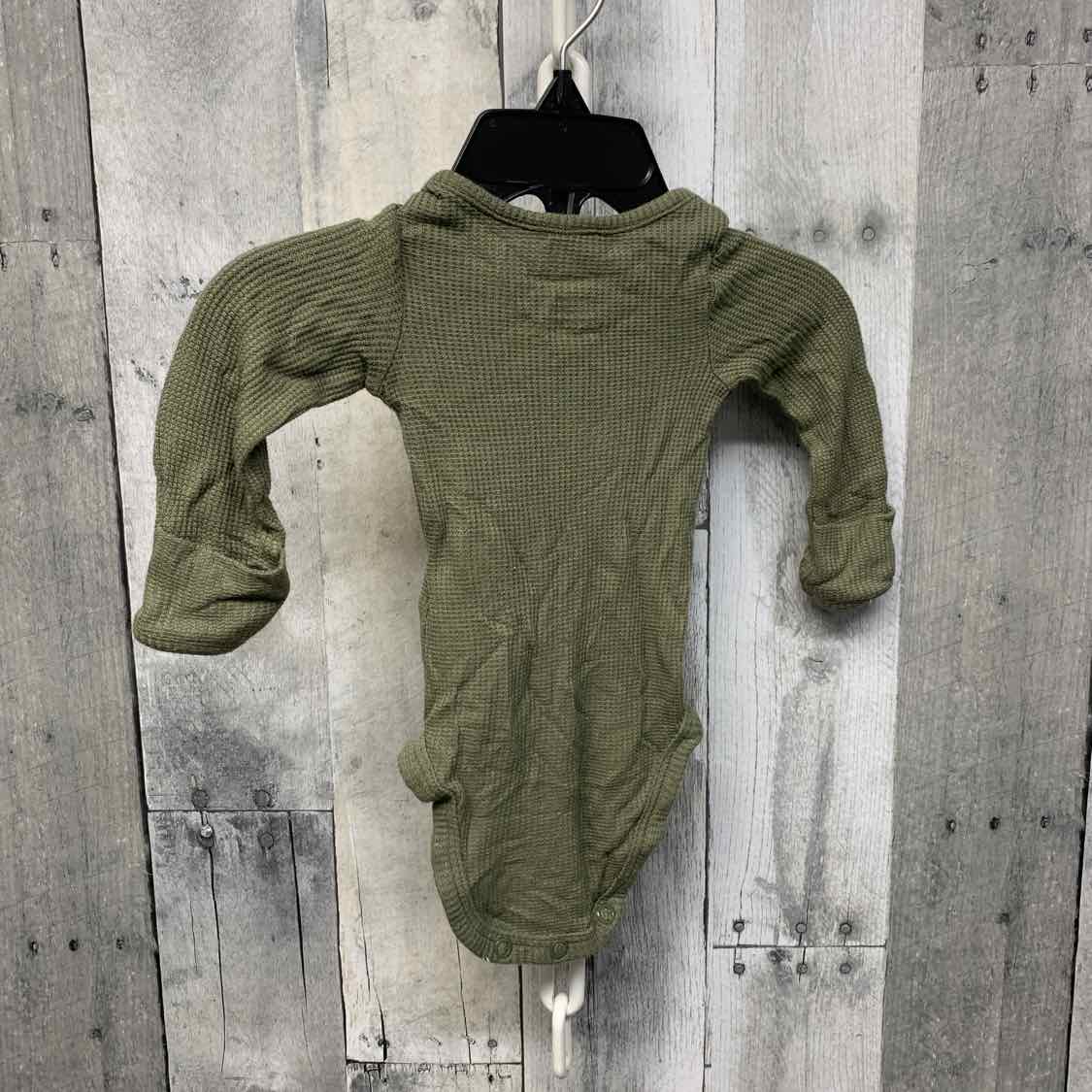 Size Newborn Green Carter's Bodysuit