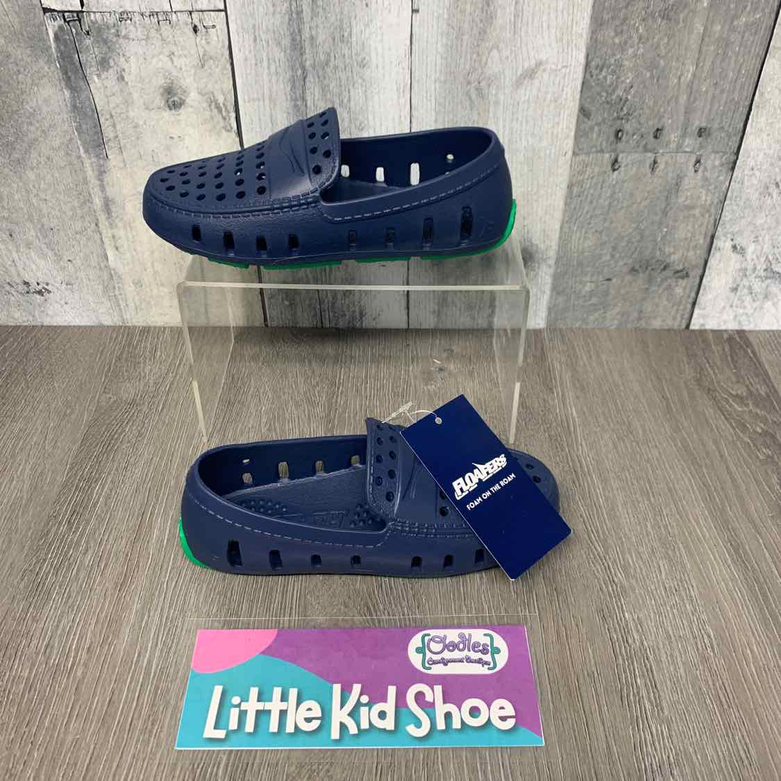 Size 12 Navy Name Brand Water Shoes - OodlesCB