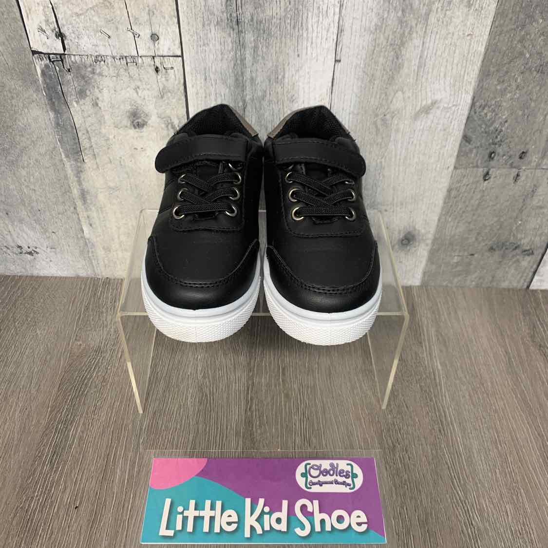Size 8 Black/White Josmo Sneakers