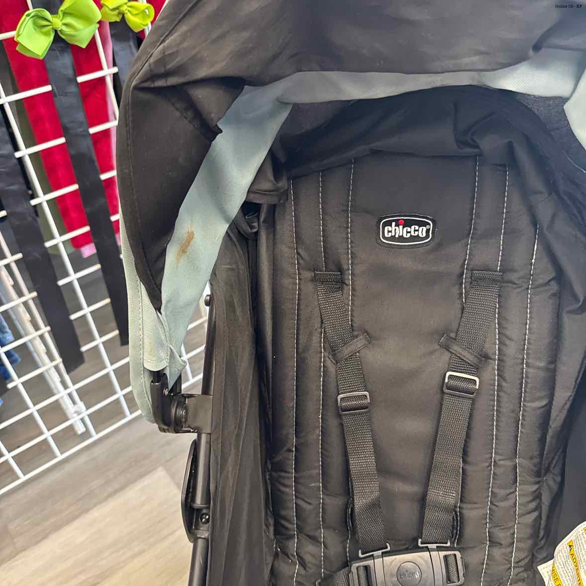 Chicco Black/Teal Lightweight Stroller