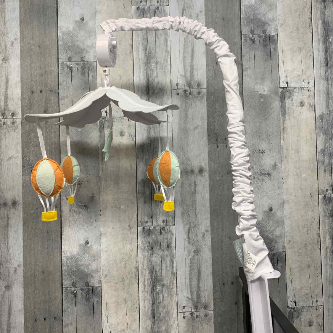 Trend Lab White/Orange Mobile
