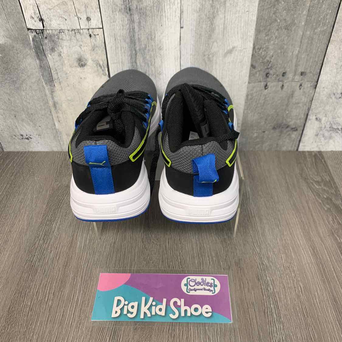 Size 4 Gray/Blue Puma Sneakers