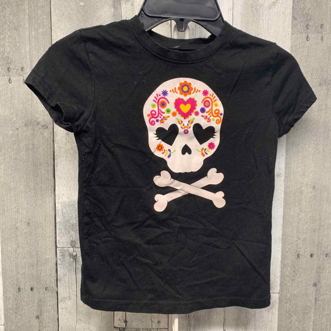Size 6/6X Black Graphic Holiday Brands T Shirt