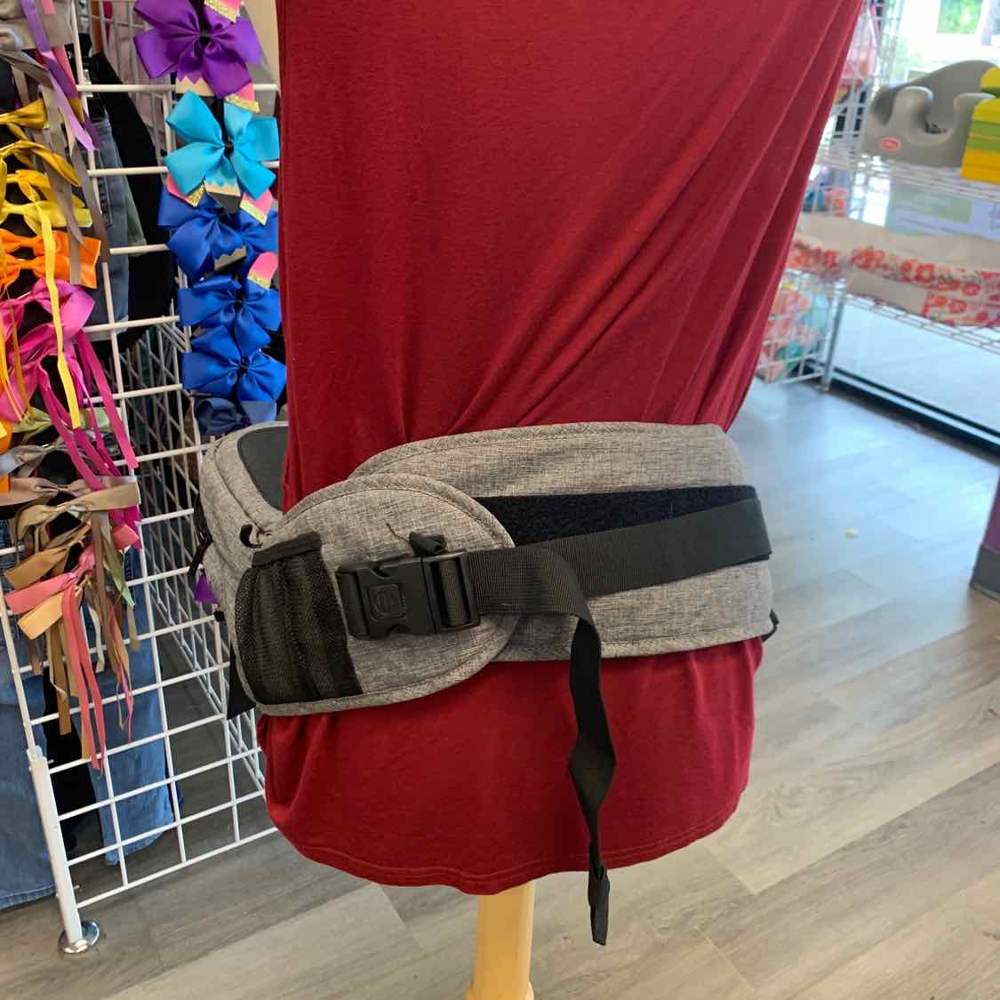 TushBaby Gray/Black Infant Carrier